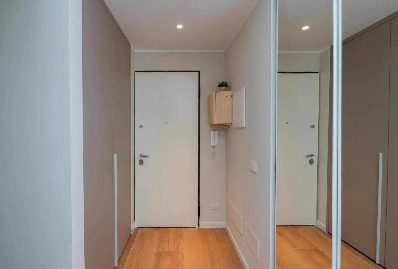 Xenia Apartments - Elegant Studio In San Siro Area Milan
